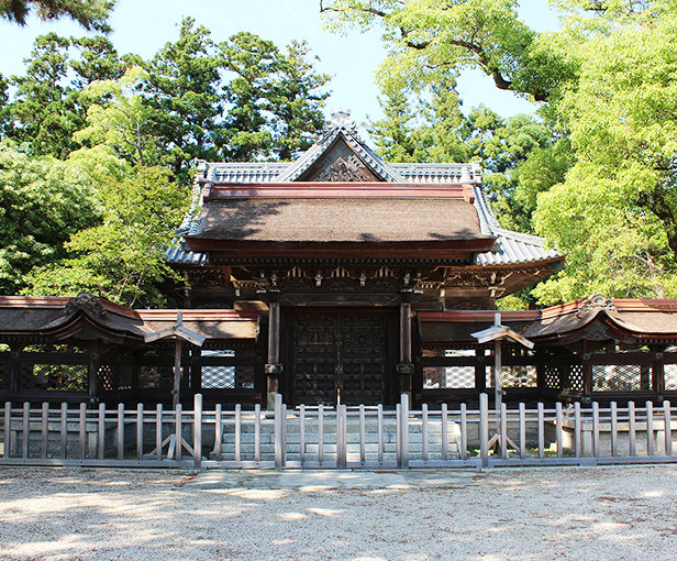 GOBYŌ KARAMON GATE AND FENCE